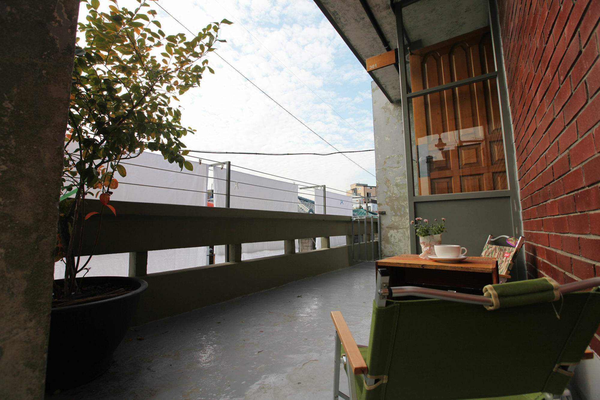 Hongdae Guesthouse Pajamaparty Seoul Exterior photo